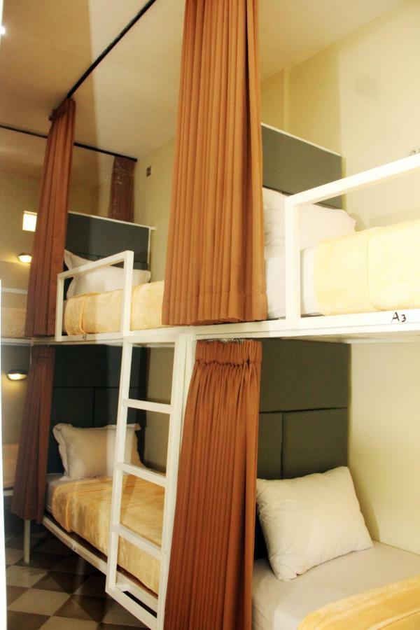 Ala Hostel Семіньяк Екстер'єр фото