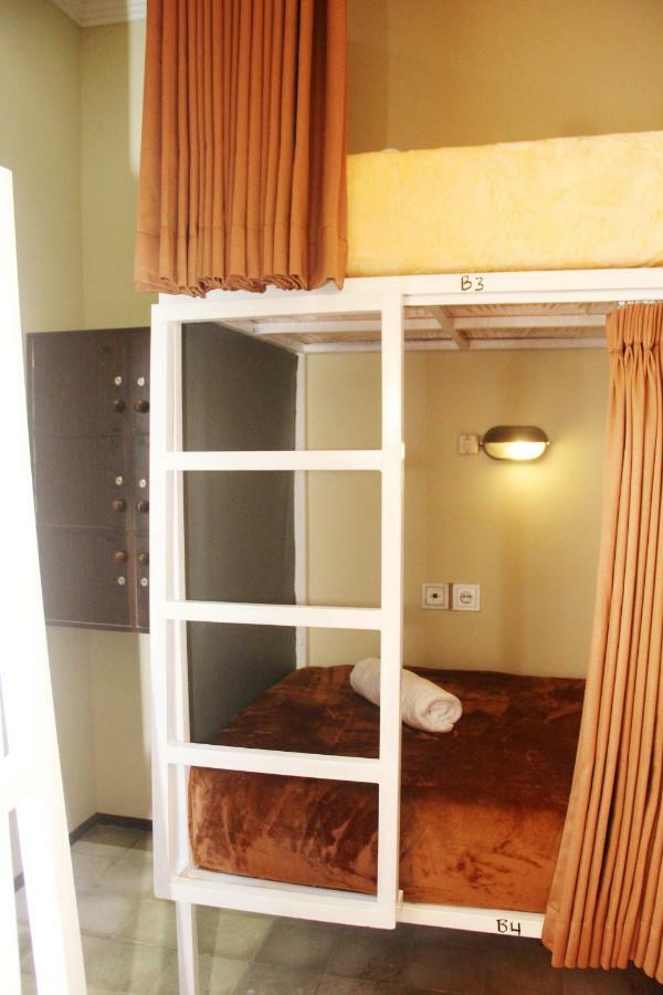 Ala Hostel Семіньяк Екстер'єр фото